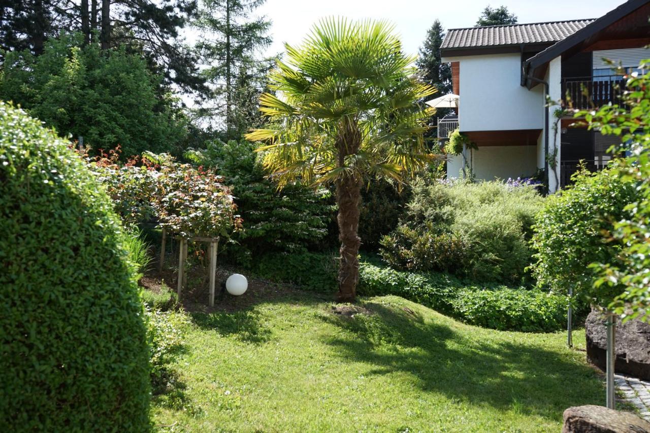 Gaestehaus Am Fuerstweg Heuchelheim-Klingen エクステリア 写真