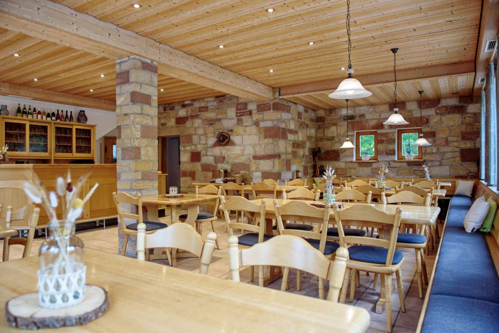Gaestehaus Am Fuerstweg Heuchelheim-Klingen エクステリア 写真